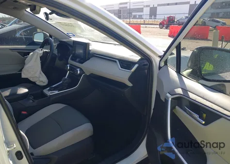 2022 Toyota Rav4 Xle из США, поврежденный, VIN 2T3W1RFV5NW201667